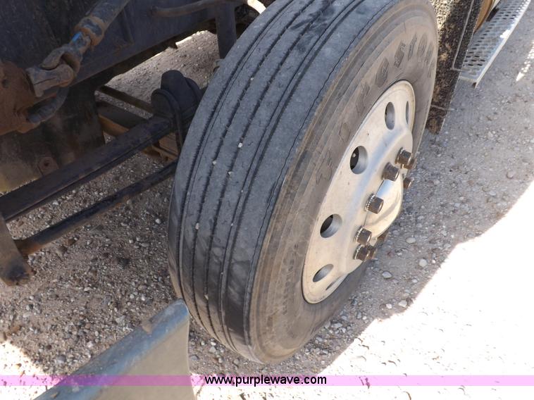 image for item F6217 1997 Kenworth T800 tandem axle semi truck