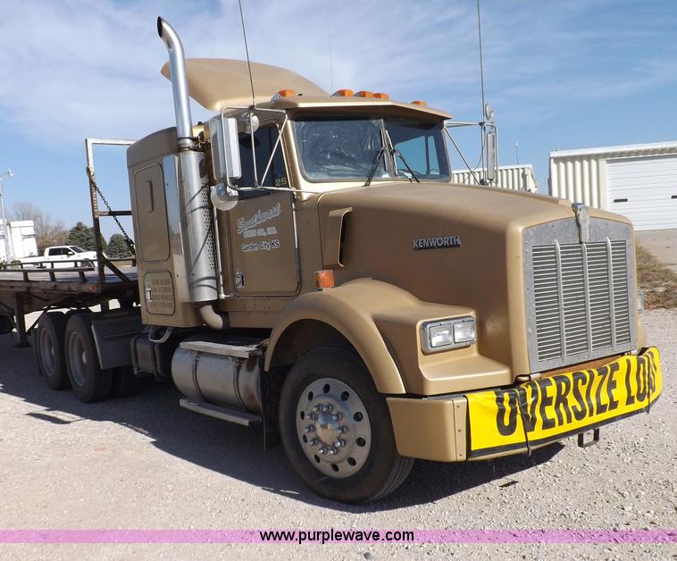 image for item F6218 1997 Kenworth T800 tandem axle semi truck