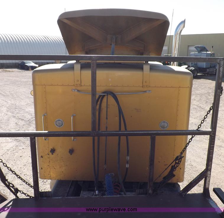 image for item F6218 1997 Kenworth T800 tandem axle semi truck