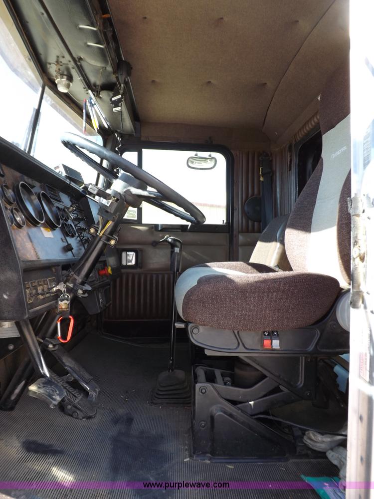 image for item F6218 1997 Kenworth T800 tandem axle semi truck