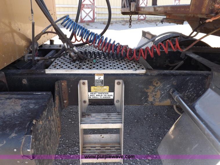 image for item F6218 1997 Kenworth T800 tandem axle semi truck