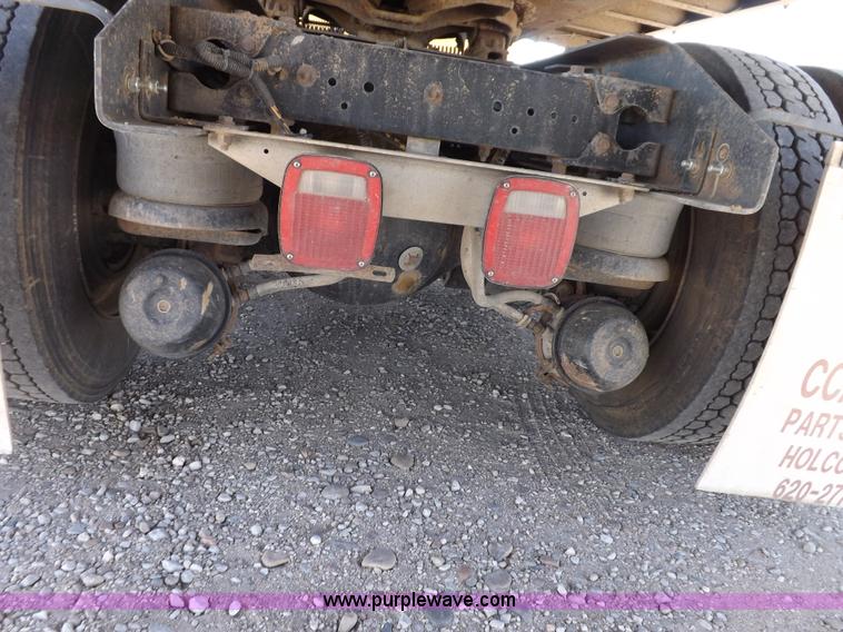 image for item F6218 1997 Kenworth T800 tandem axle semi truck