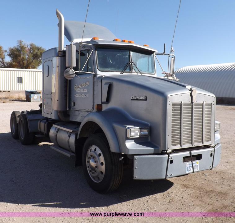 image for item F6219 1997 Kenworth T800 tandem axle semi truck