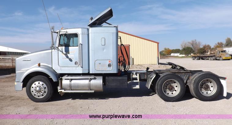 image for item F6219 1997 Kenworth T800 tandem axle semi truck