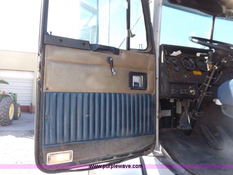 image for item F6219 1997 Kenworth T800 tandem axle semi truck