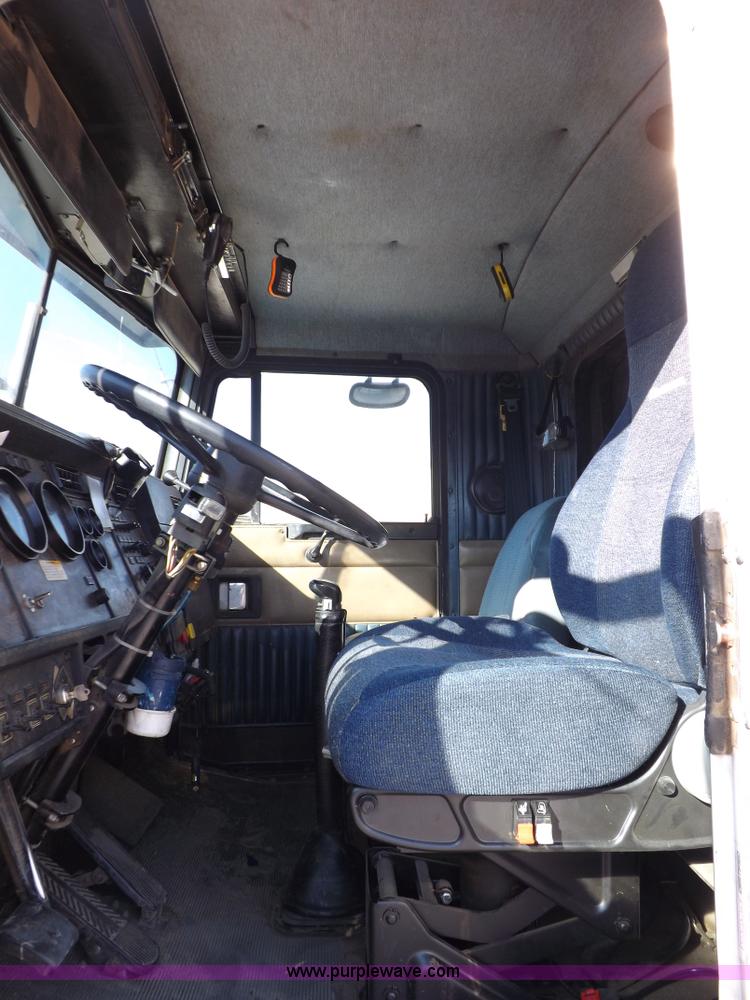 image for item F6219 1997 Kenworth T800 tandem axle semi truck