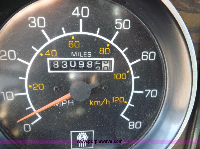 image for item F6219 1997 Kenworth T800 tandem axle semi truck