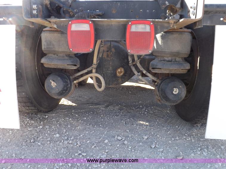 image for item F6219 1997 Kenworth T800 tandem axle semi truck