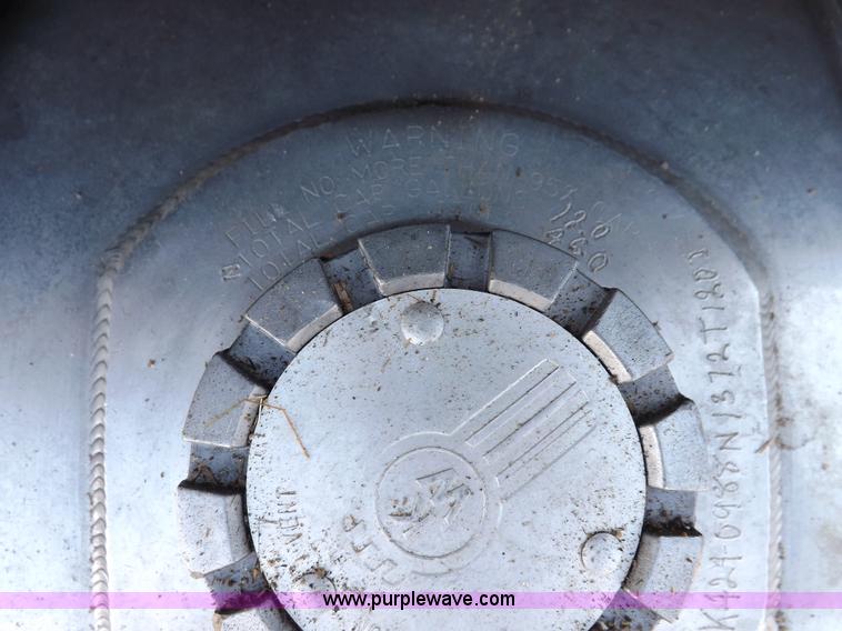 image for item F6219 1997 Kenworth T800 tandem axle semi truck