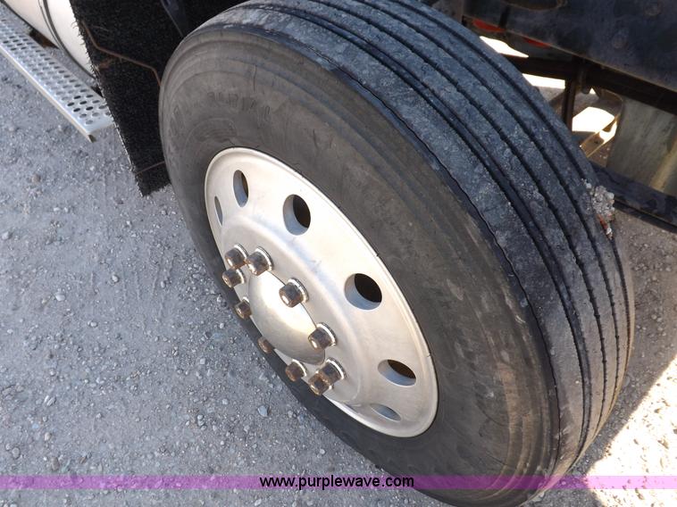 image for item F6219 1997 Kenworth T800 tandem axle semi truck