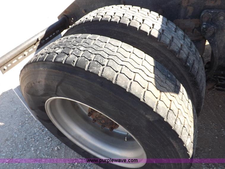 image for item F6219 1997 Kenworth T800 tandem axle semi truck