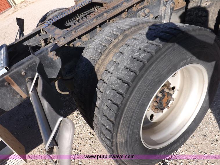 image for item F6219 1997 Kenworth T800 tandem axle semi truck