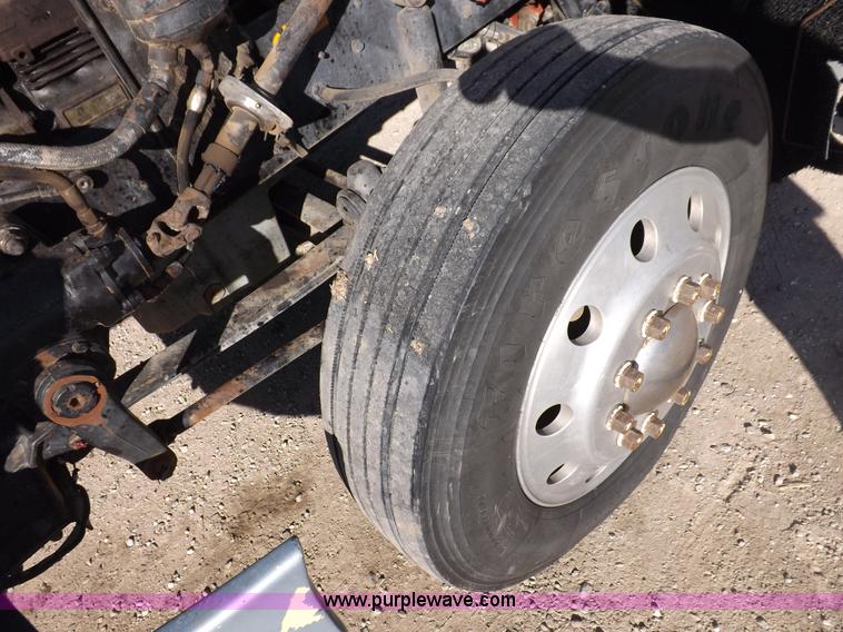 image for item F6219 1997 Kenworth T800 tandem axle semi truck