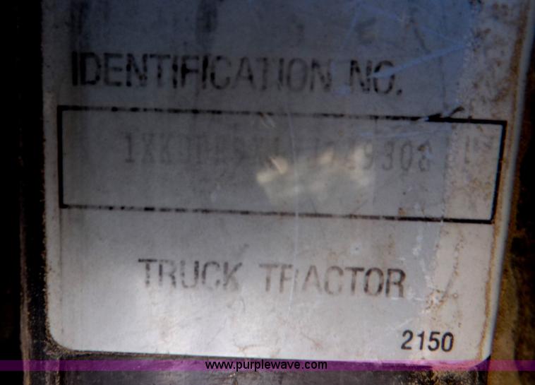 image for item F6219 1997 Kenworth T800 tandem axle semi truck