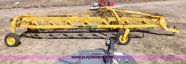 image for item F6220 2011 Vermeer VR1428 wheel rake