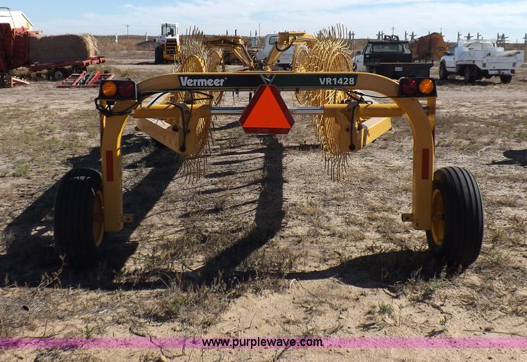 image for item F6220 2011 Vermeer VR1428 wheel rake