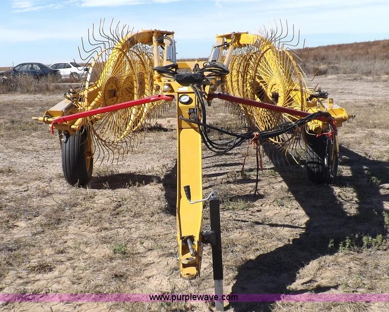 image for item F6220 2011 Vermeer VR1428 wheel rake