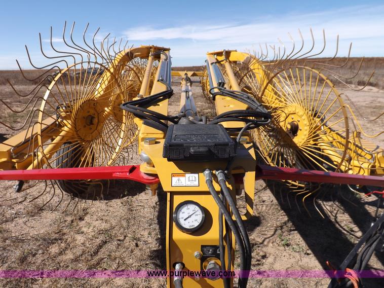 image for item F6220 2011 Vermeer VR1428 wheel rake