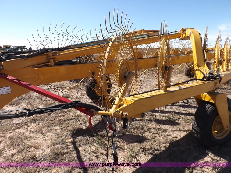 image for item F6220 2011 Vermeer VR1428 wheel rake