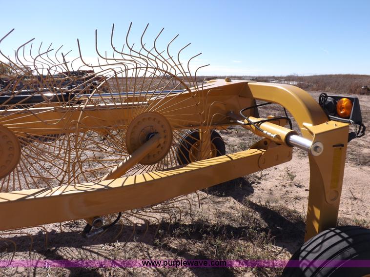 image for item F6220 2011 Vermeer VR1428 wheel rake