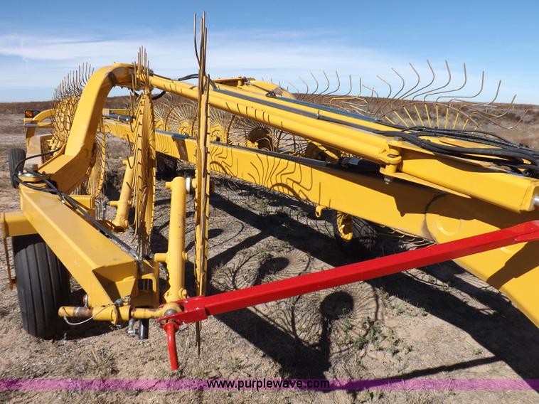 image for item F6220 2011 Vermeer VR1428 wheel rake