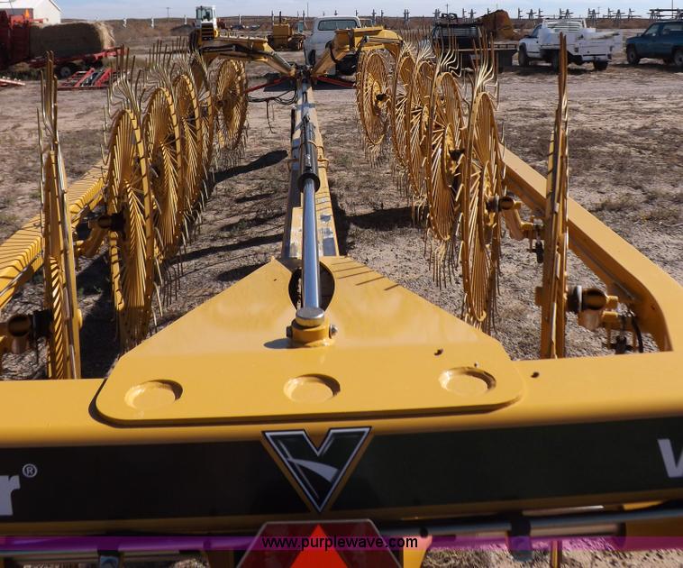 image for item F6220 2011 Vermeer VR1428 wheel rake