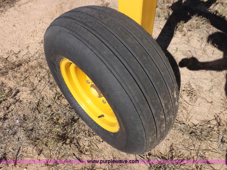 image for item F6220 2011 Vermeer VR1428 wheel rake