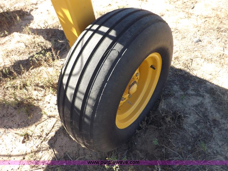 image for item F6220 2011 Vermeer VR1428 wheel rake