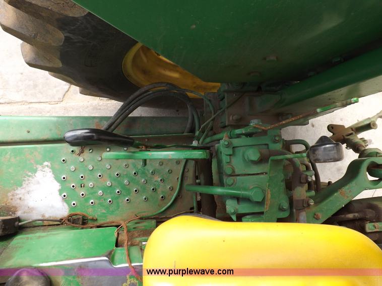 image for item F6233 1983 John Deere 2550 MFWD tractor