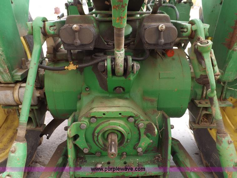 image for item F6233 1983 John Deere 2550 MFWD tractor