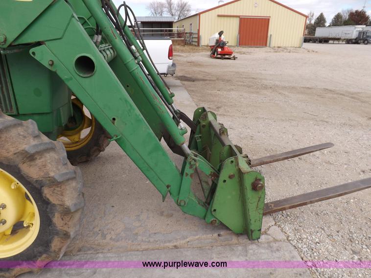 image for item F6233 1983 John Deere 2550 MFWD tractor