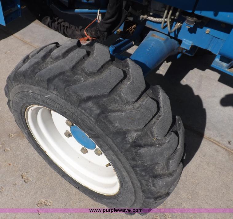 image for item F6236 Ford New Holland 1920SSS 4WD tractor