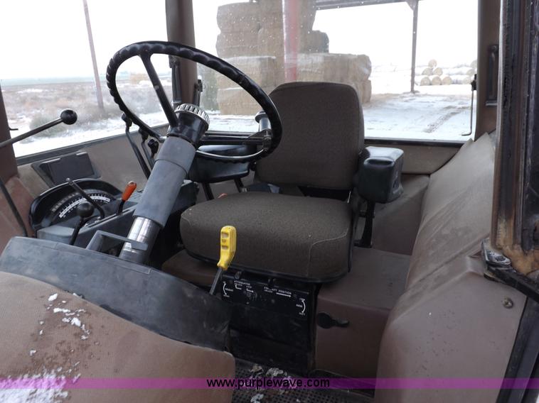 image for item F6240 1985 John Deere 4650 tractor