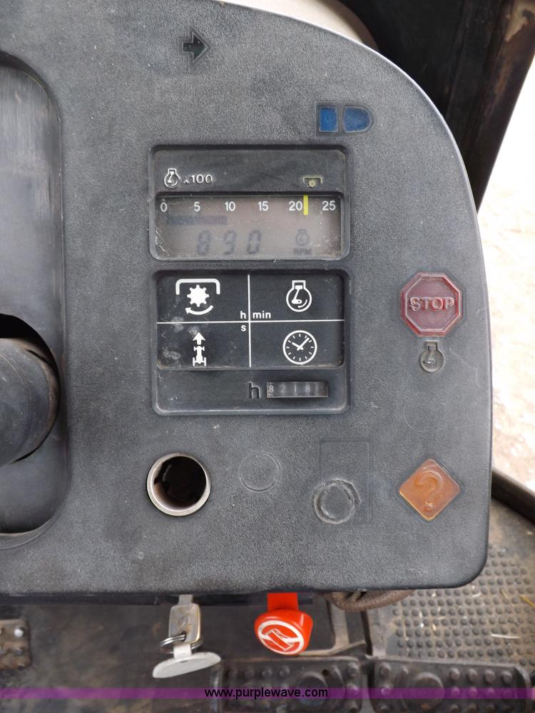 image for item F6240 1985 John Deere 4650 tractor