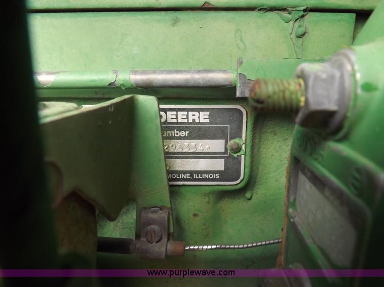 image for item F6240 1985 John Deere 4650 tractor