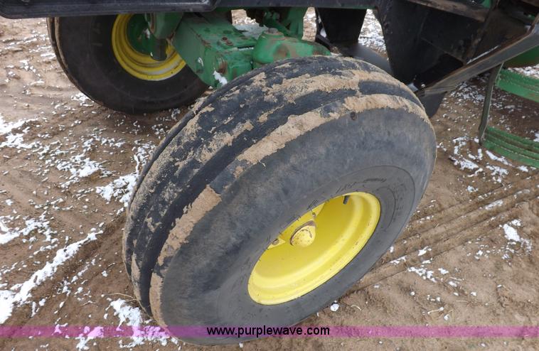 image for item F6240 1985 John Deere 4650 tractor