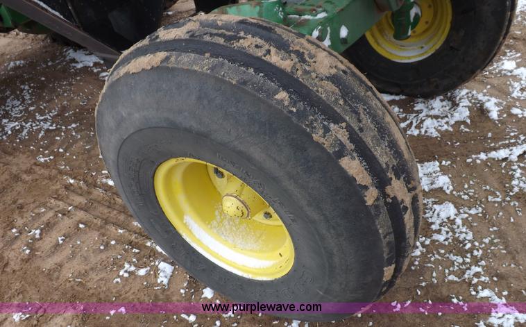 image for item F6240 1985 John Deere 4650 tractor