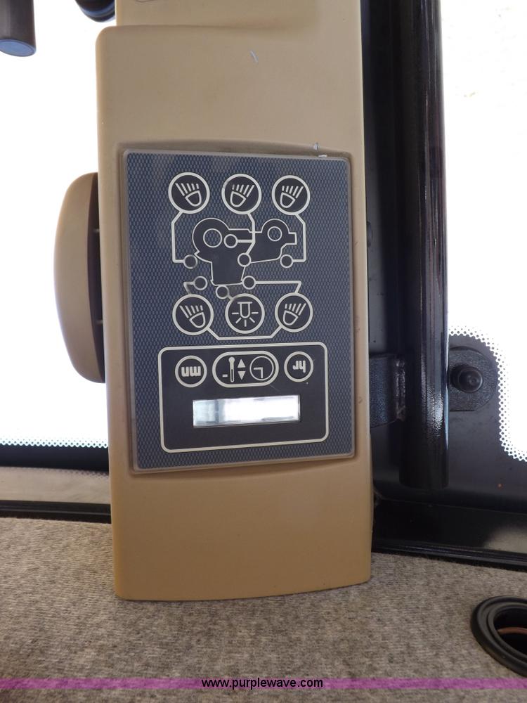 image for item F6241 2004 AGCO RT120A MFWD tractor