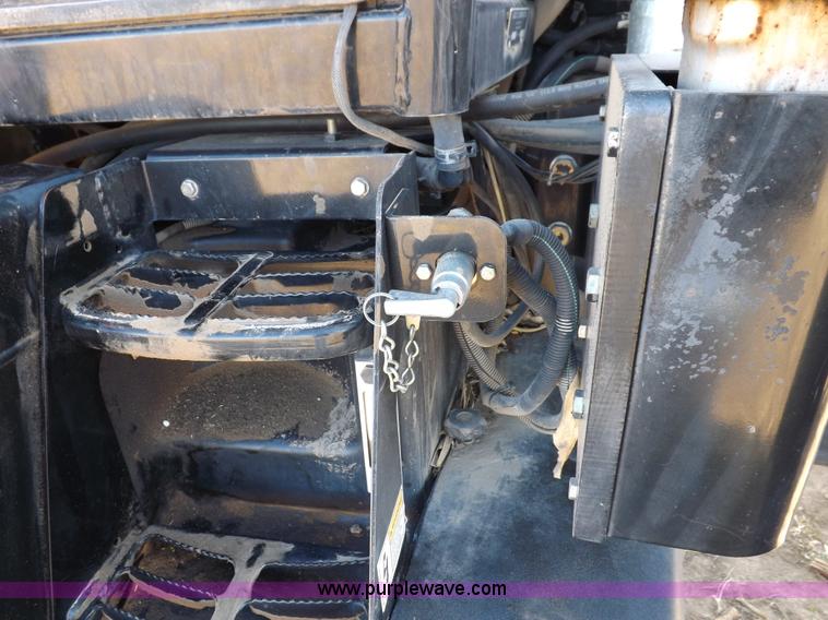 image for item F6241 2004 AGCO RT120A MFWD tractor