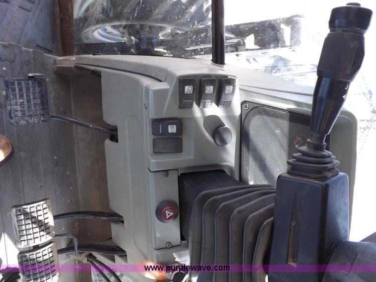 image for item F6243 1998 AGCO Allis 8785 MFWD tractor