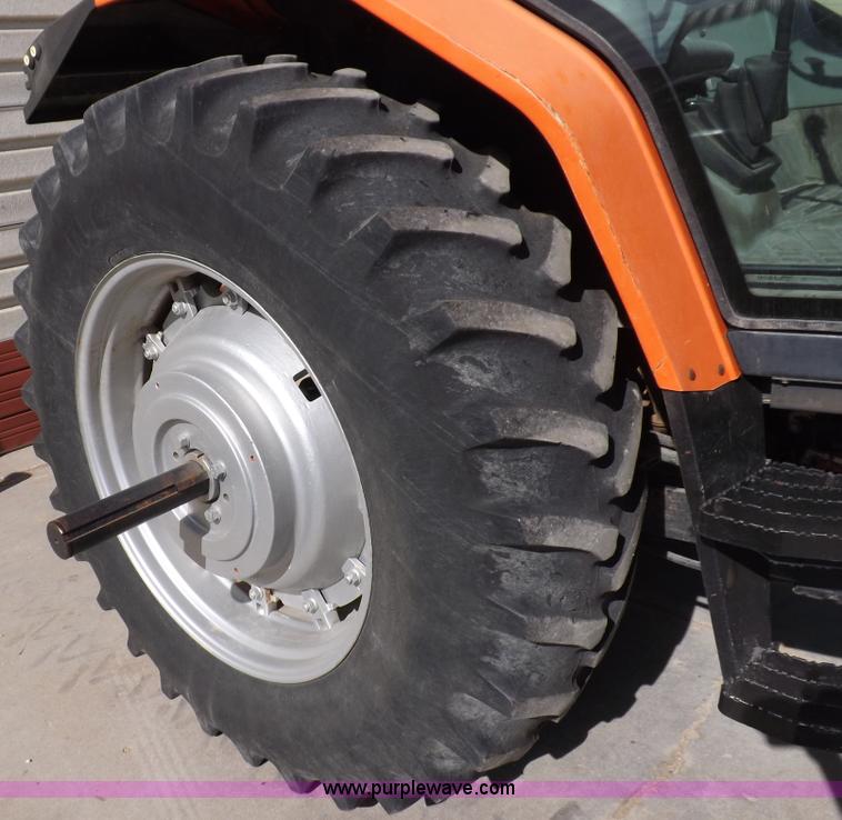 image for item F6243 1998 AGCO Allis 8785 MFWD tractor