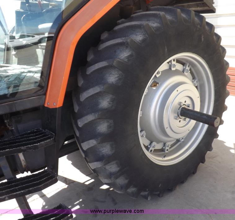 image for item F6243 1998 AGCO Allis 8785 MFWD tractor
