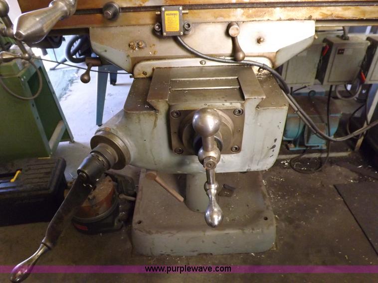 image for item J9047 Bridgeport 130321 vertical knee mill with power feed