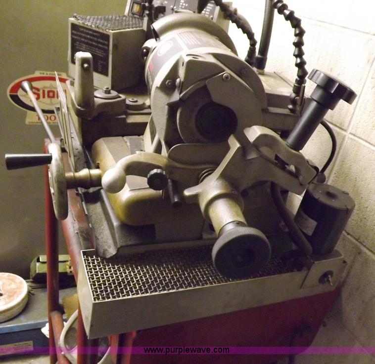 Sioux 2001 valve grinder in Garden City, KS Item J9132 sold Purple Wave