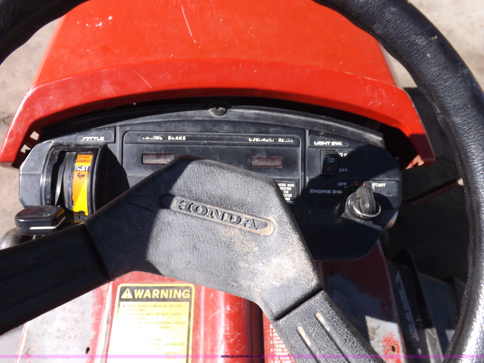 Honda HT4213 lawn mower in Garden City, KS Item F6194 sold Purple Wave