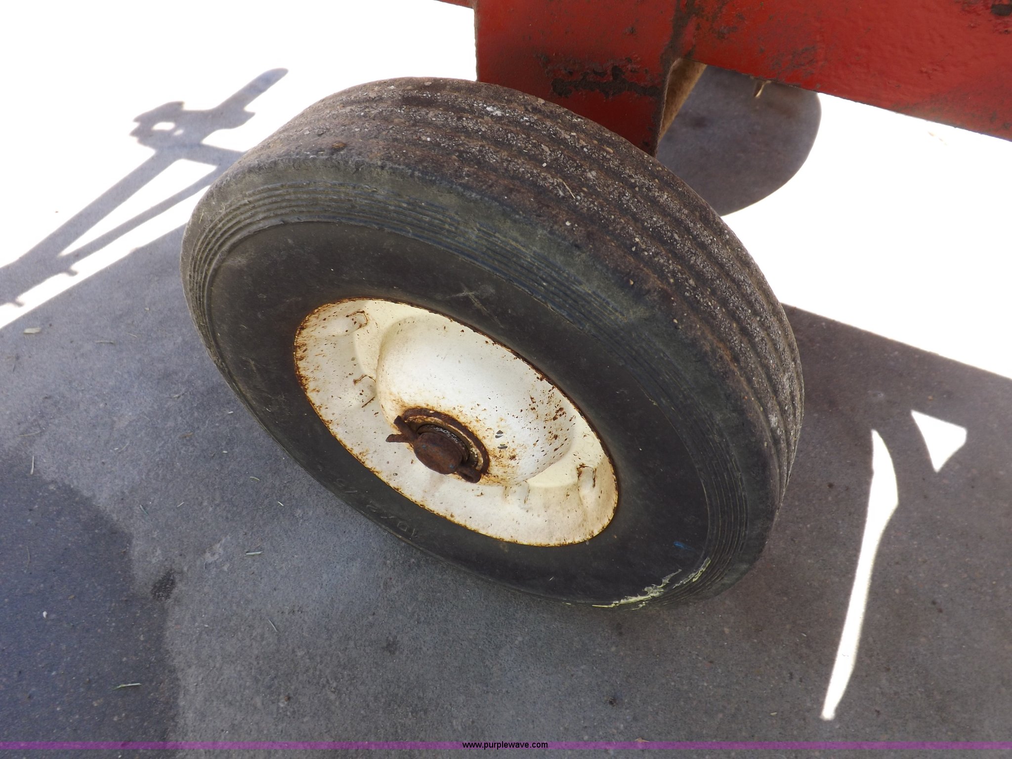 Kuker Industries spayer in Garden City, KS | Item F6198 sold | Purple Wave
