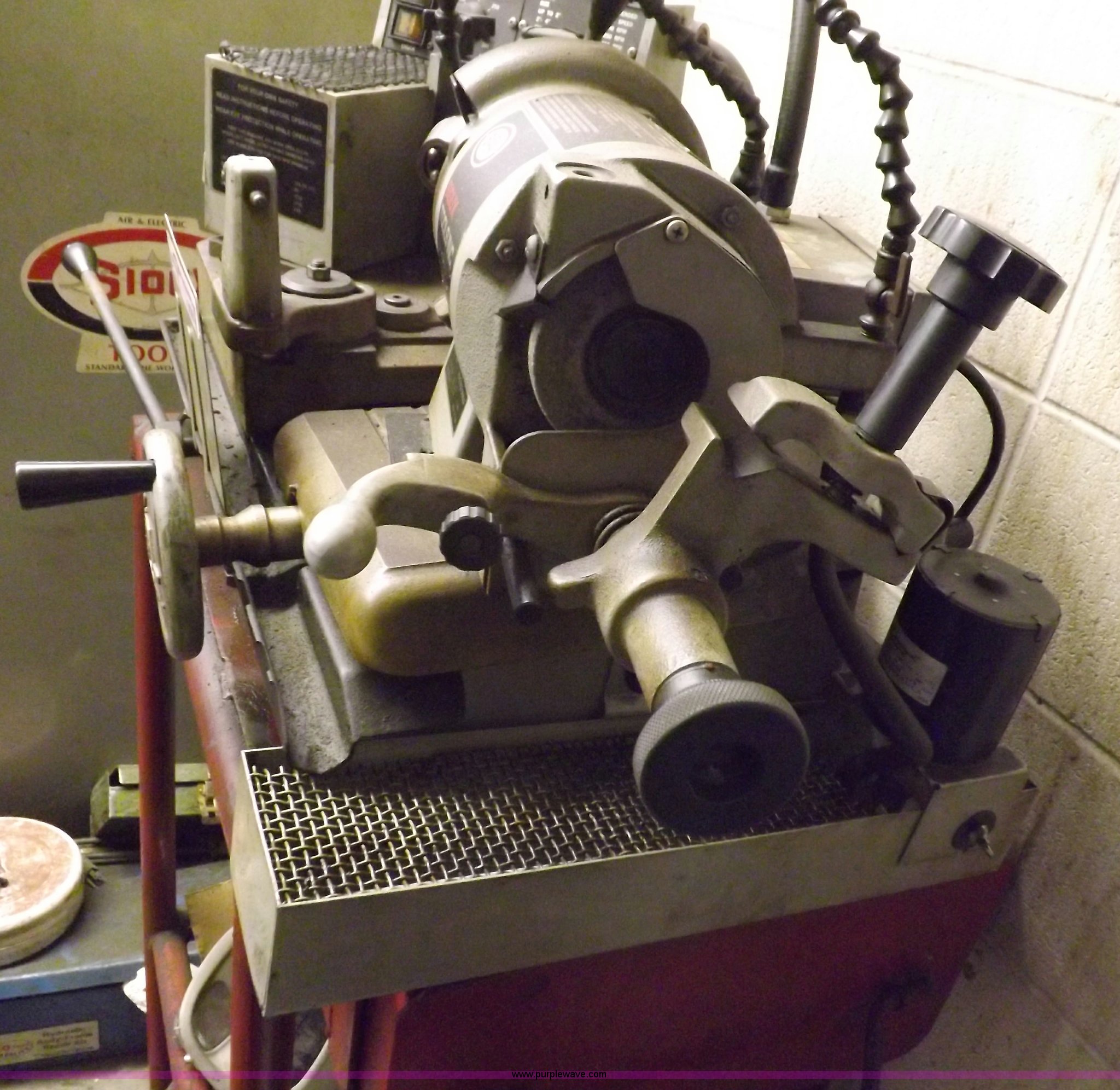 Sioux 2001 valve grinder in Garden City, KS Item J9132 sold Purple Wave