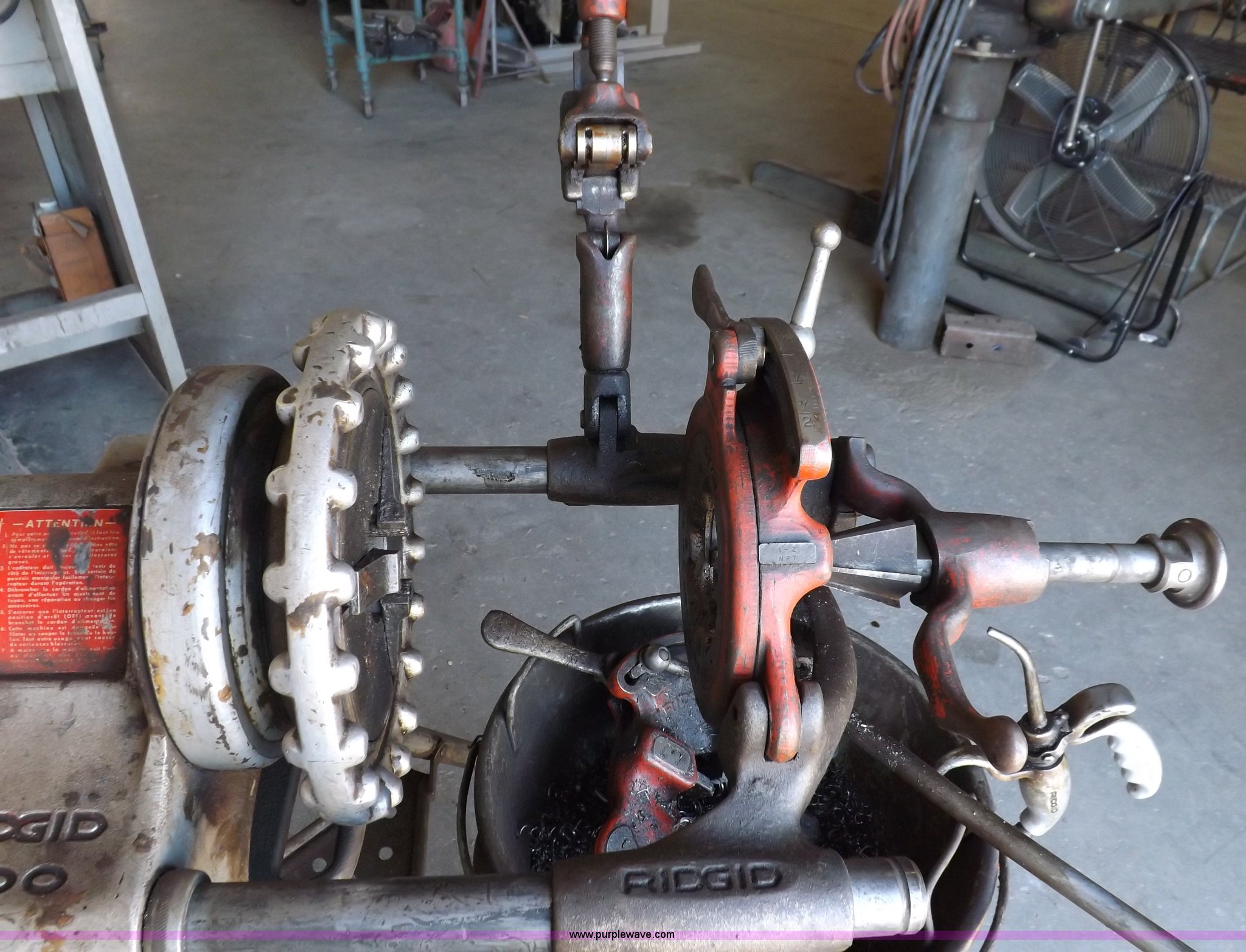 Rigid 300 pipe cutter, reamer, threading machine in Garden City, KS