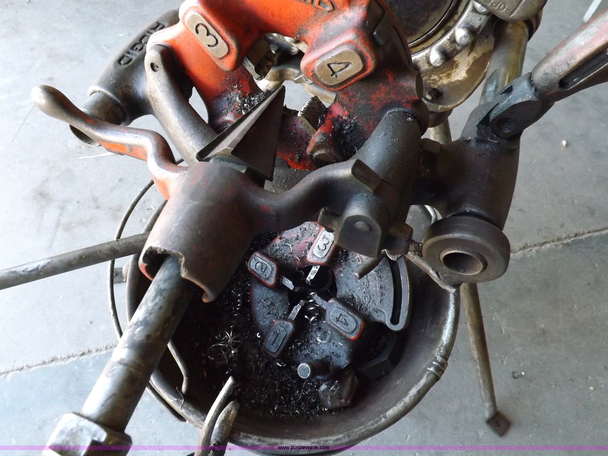 Rigid 300 pipe cutter, reamer, threading machine in Garden City, KS