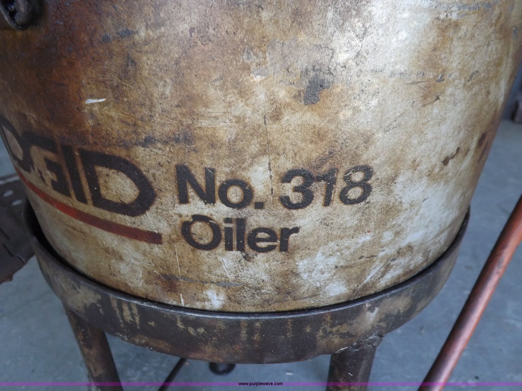 Rigid 300 pipe cutter, reamer, threading machine in Garden City, KS